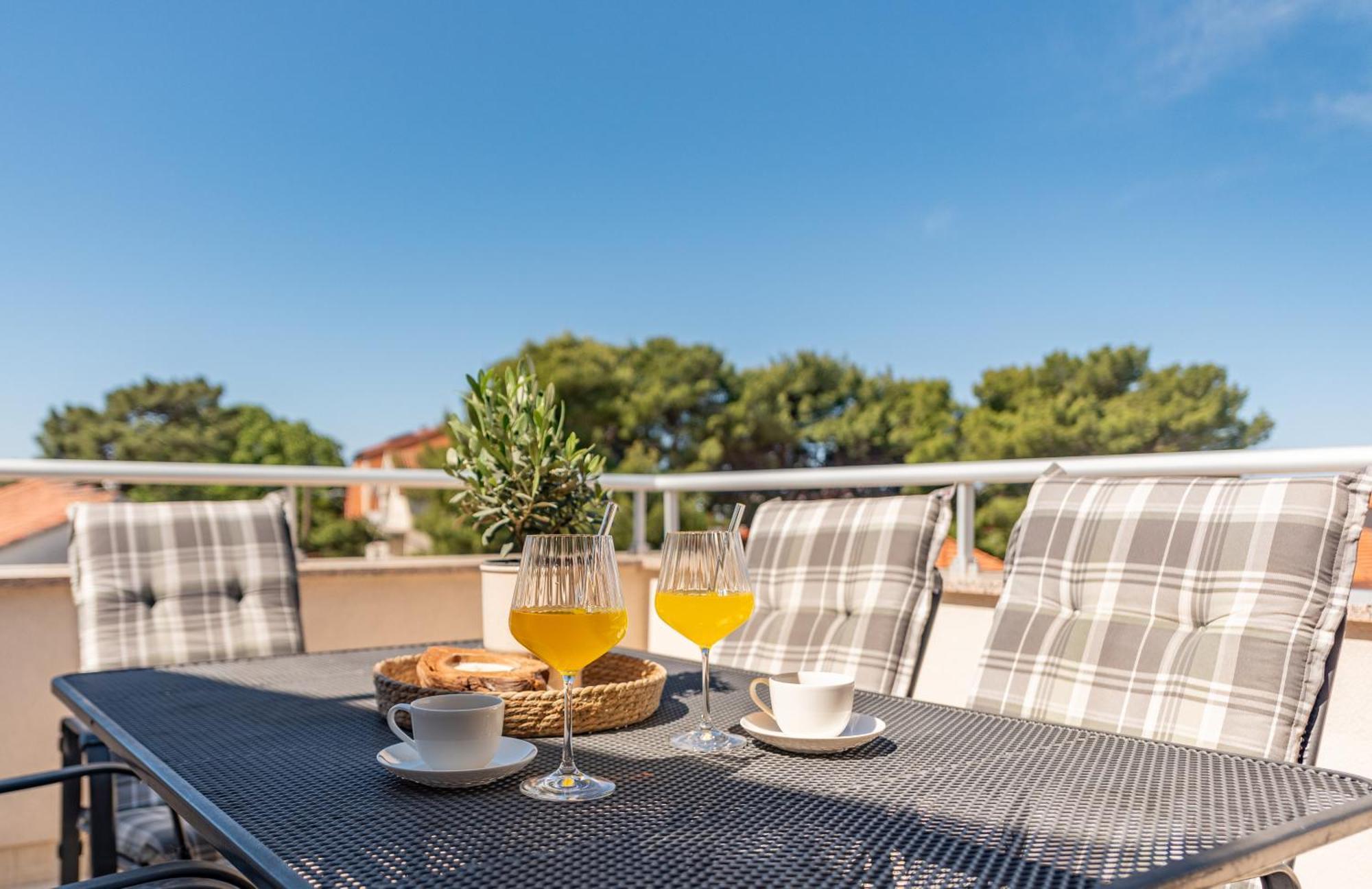 Apartments L&D Biograd Na Moru Luaran gambar