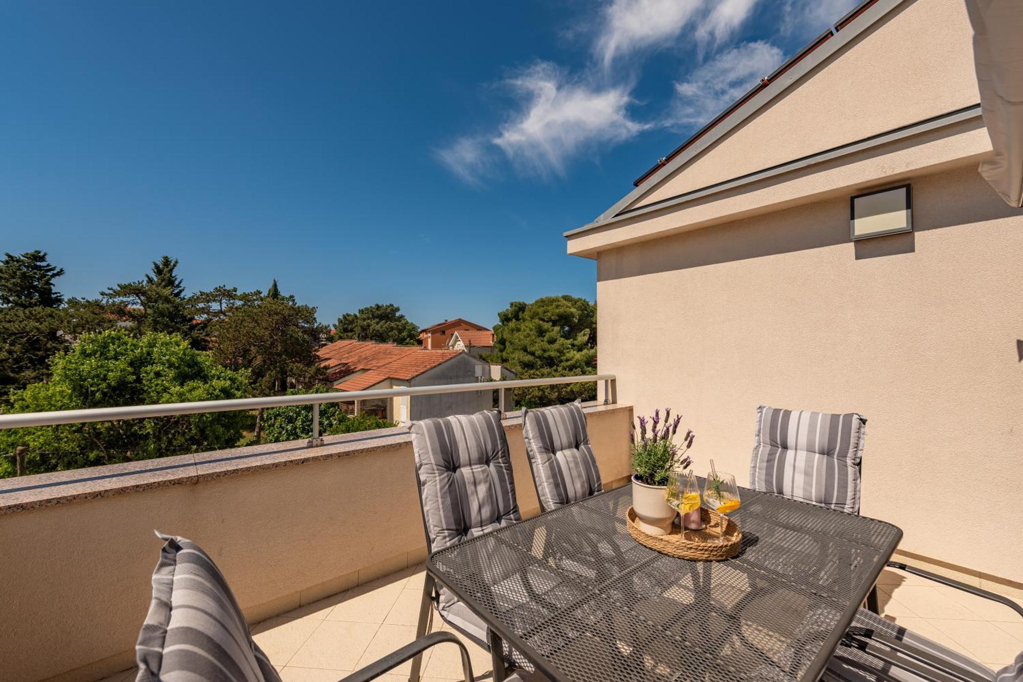 Apartments L&D Biograd Na Moru Luaran gambar
