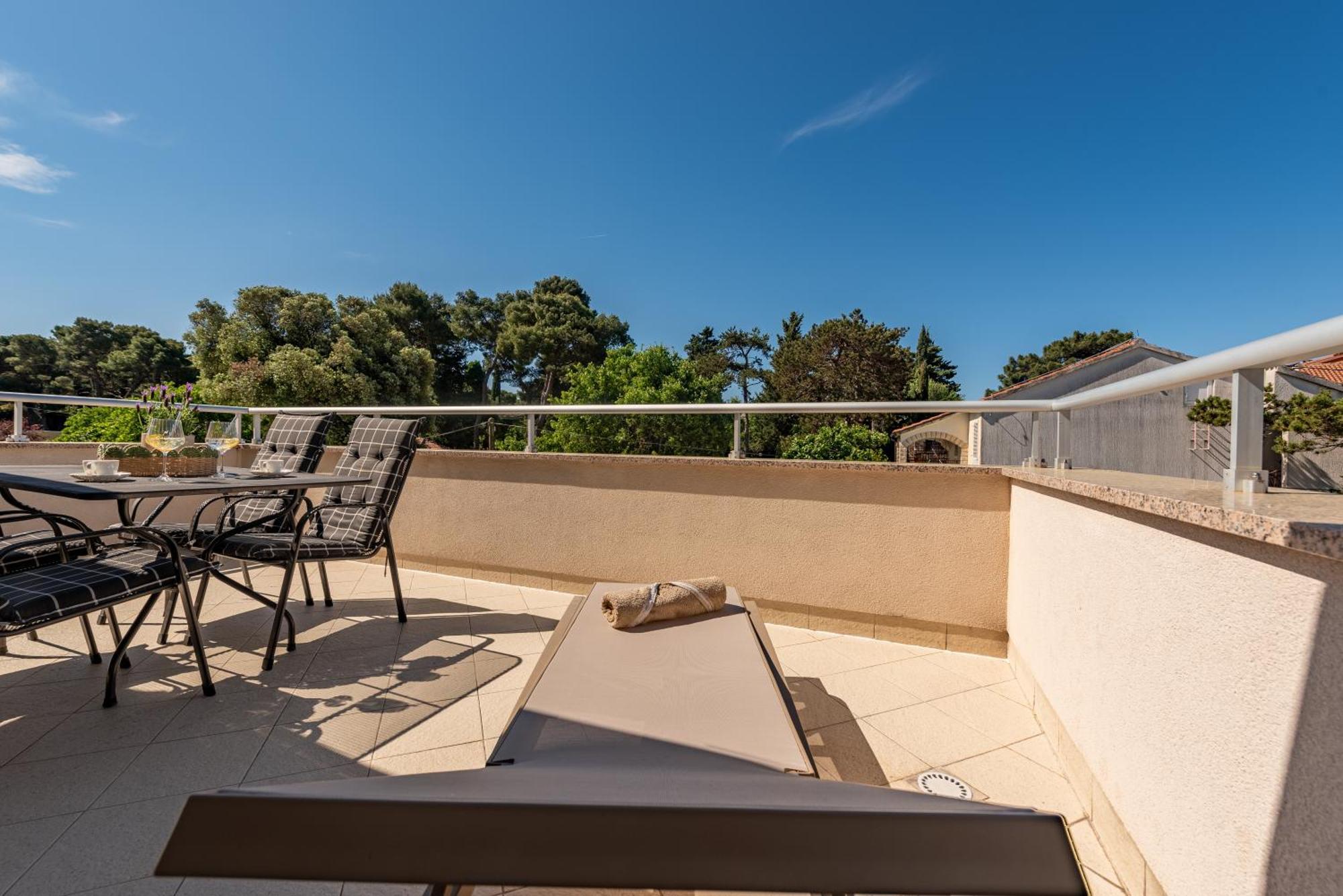 Apartments L&D Biograd Na Moru Luaran gambar