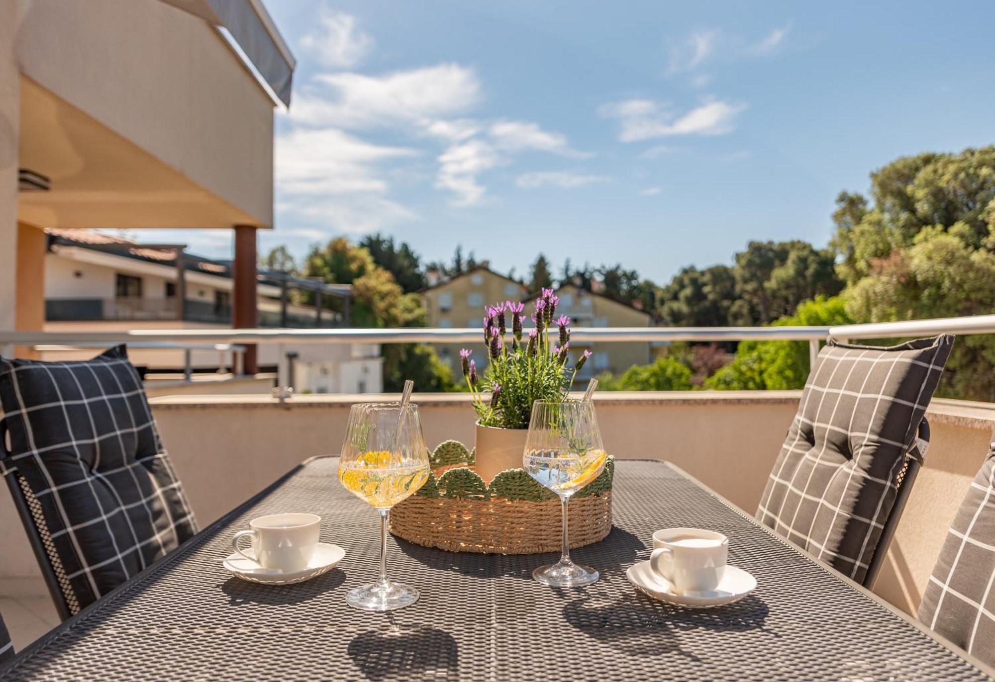 Apartments L&D Biograd Na Moru Luaran gambar